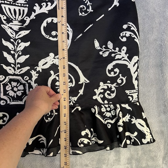 White House Black Market Pencil Skirt Size 2 Black White Floral Print - Picture 11 of 11